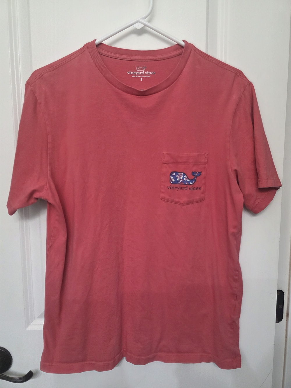 Vineyard Vines Short Sleeve Pocket Tee in Coral Pink